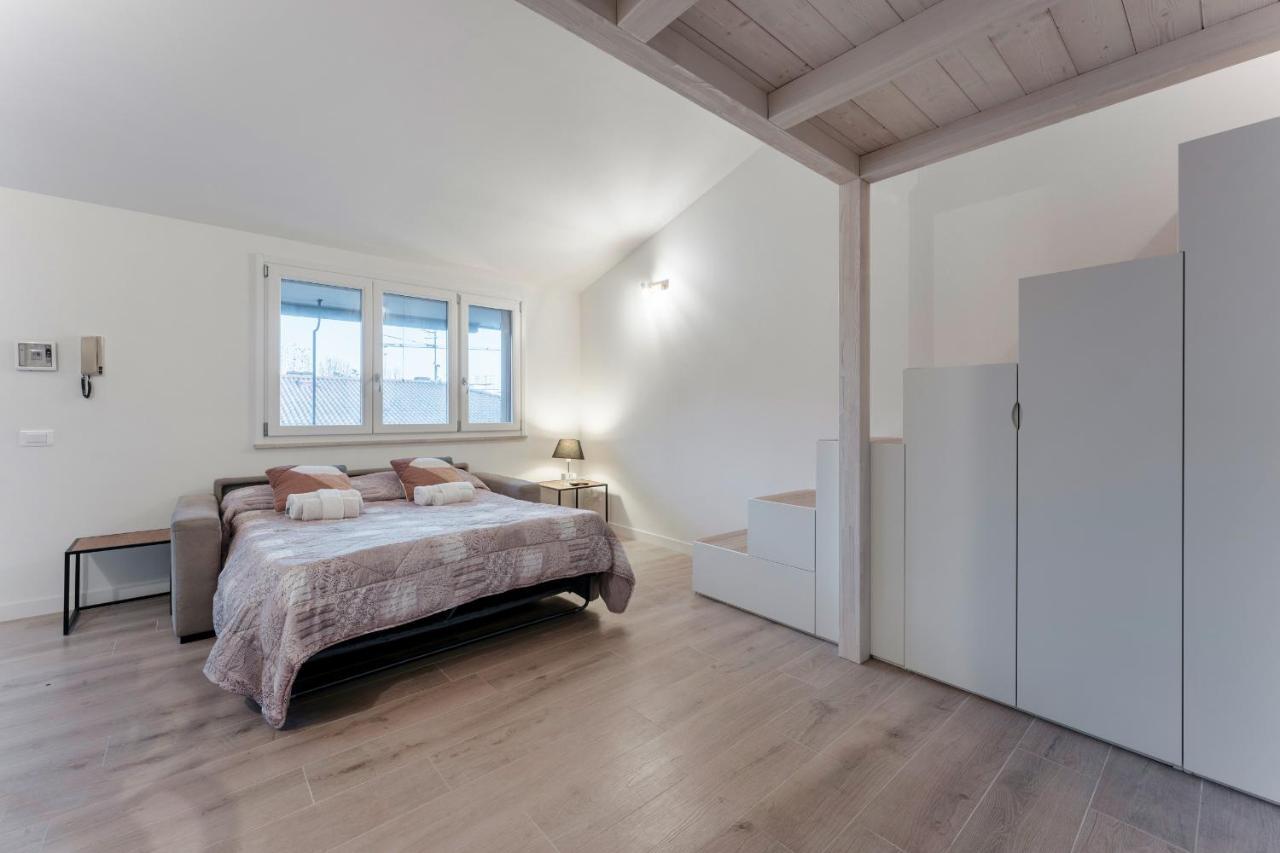 Casa Lugana 19 - Monolocale Con Piscina Direttamente A Lago シルミオーネ エクステリア 写真