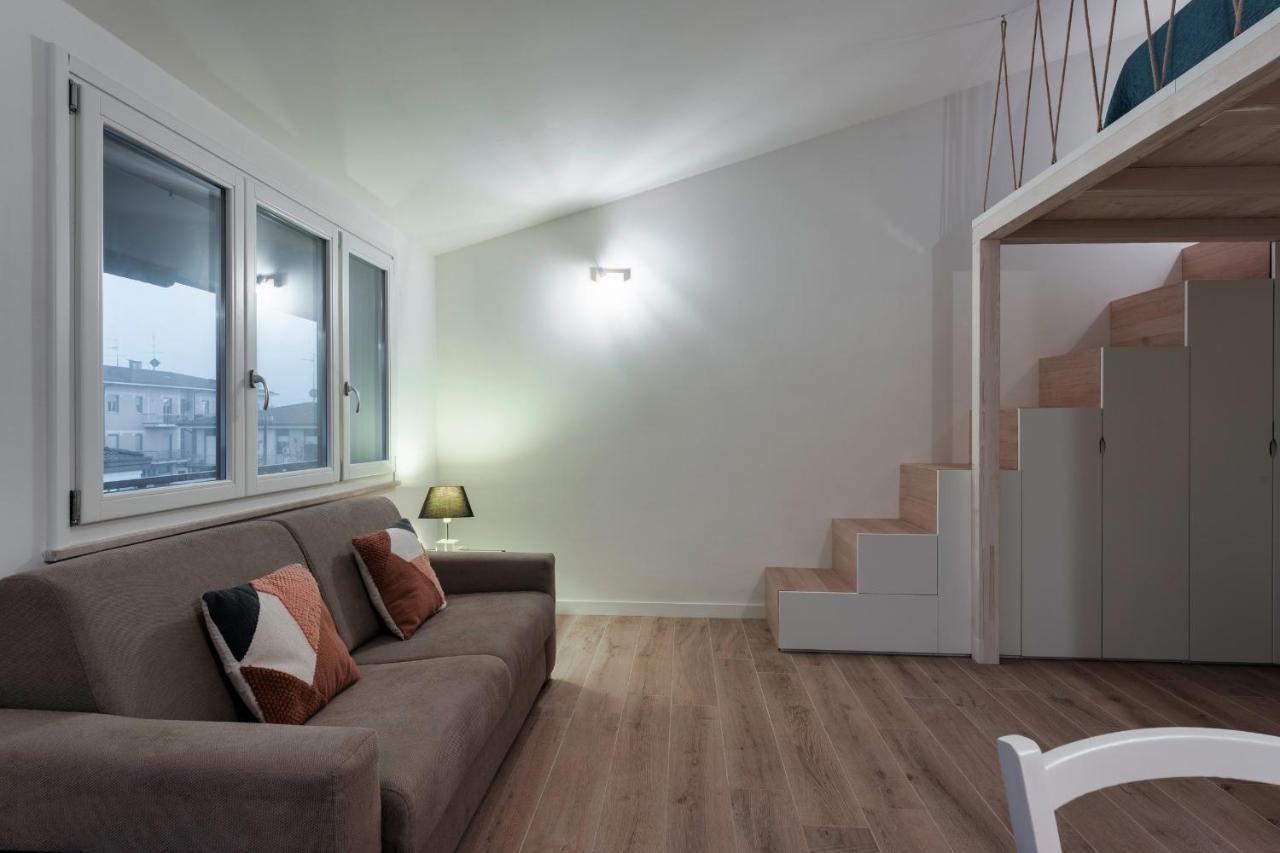 Casa Lugana 19 - Monolocale Con Piscina Direttamente A Lago シルミオーネ エクステリア 写真
