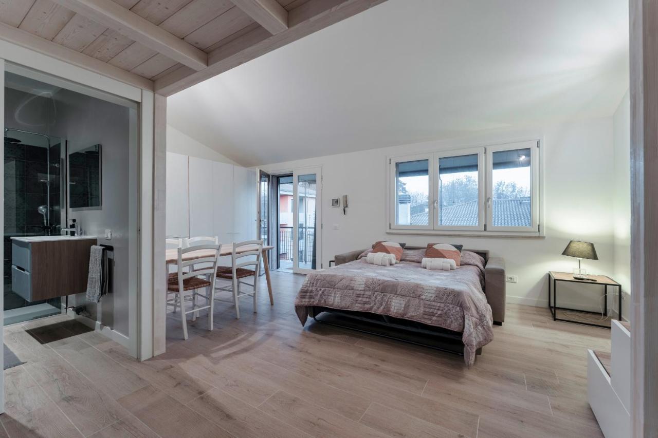 Casa Lugana 19 - Monolocale Con Piscina Direttamente A Lago シルミオーネ エクステリア 写真