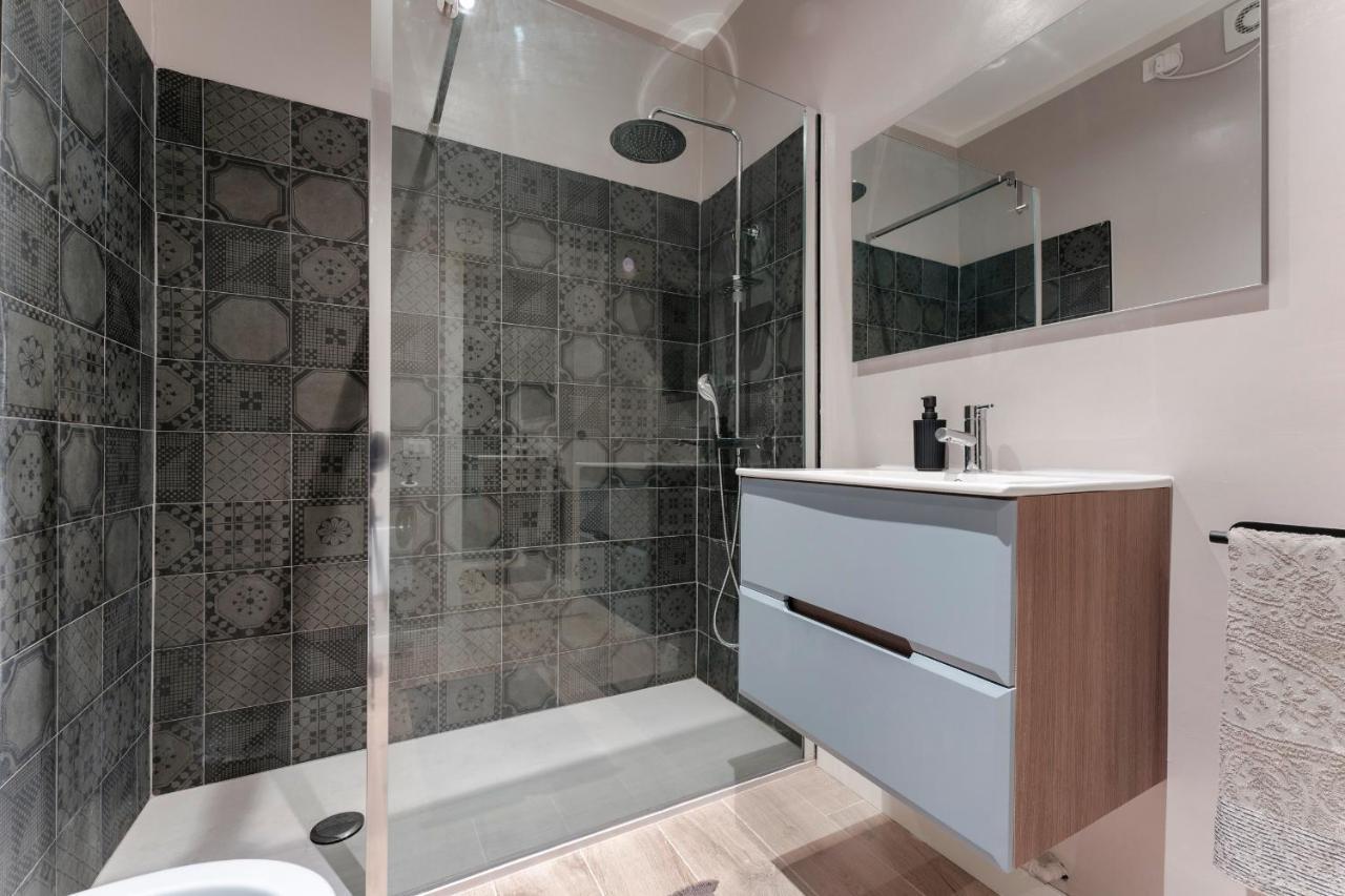 Casa Lugana 19 - Monolocale Con Piscina Direttamente A Lago シルミオーネ エクステリア 写真