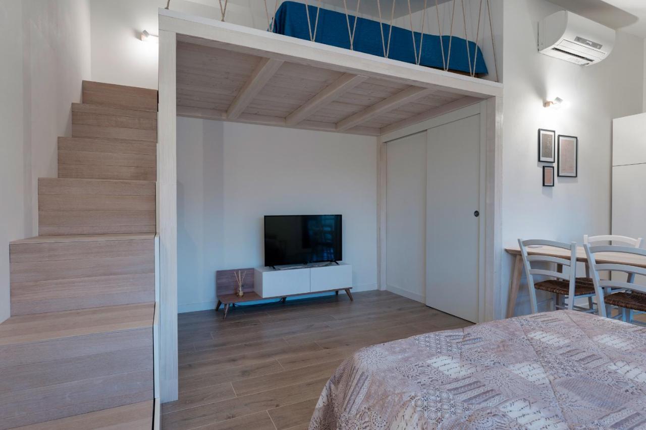 Casa Lugana 19 - Monolocale Con Piscina Direttamente A Lago シルミオーネ エクステリア 写真