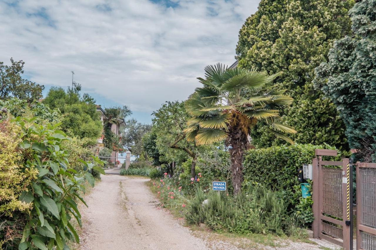 Casa Lugana 19 - Monolocale Con Piscina Direttamente A Lago シルミオーネ エクステリア 写真